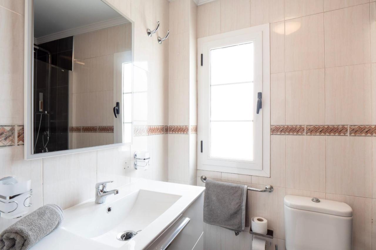 Comfortable And Modern Apartment Next To The Avenida Central In Тиас Экстерьер фото