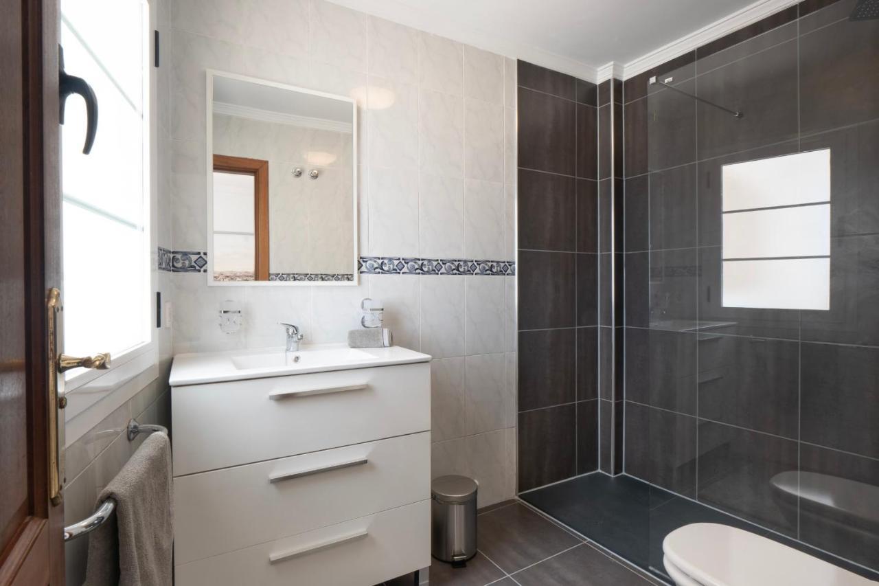Comfortable And Modern Apartment Next To The Avenida Central In Тиас Экстерьер фото